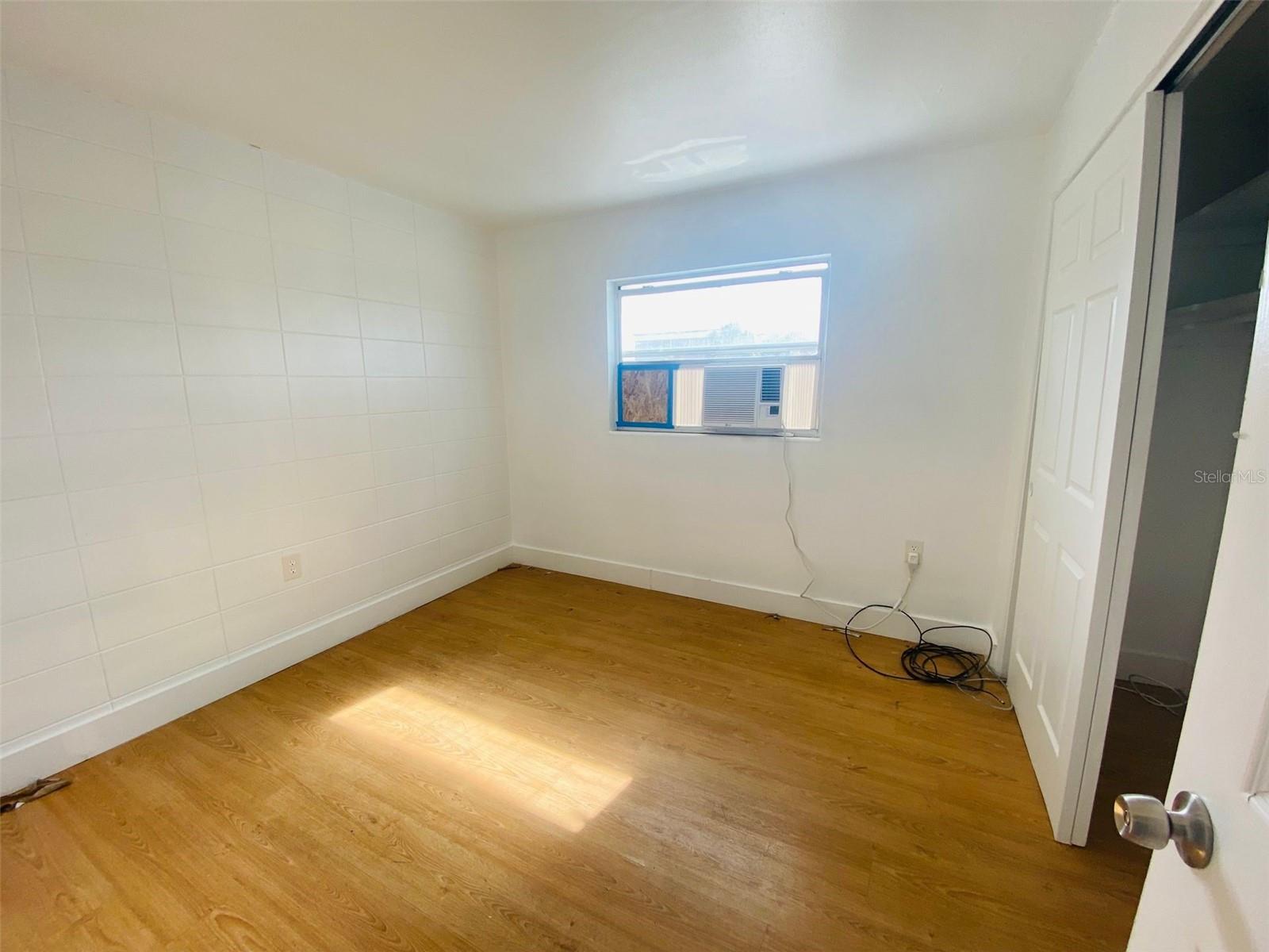 Image 12 of 15 For 1341 West Point Drive 07