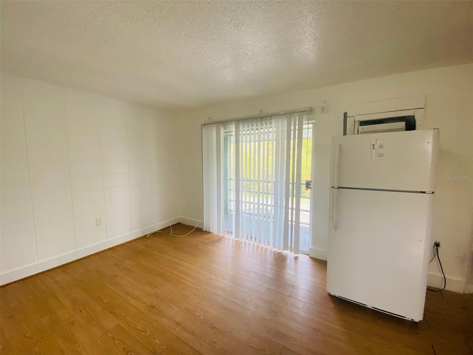 Image 4 of 15 For 1341 West Point Drive 07