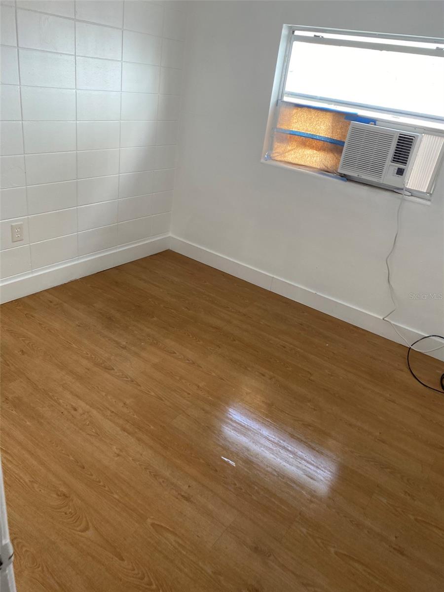 Image 9 of 15 For 1341 West Point Drive 07