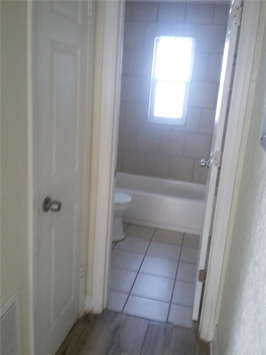 Image 12 of 20 For 1710 Washington Avenue 16