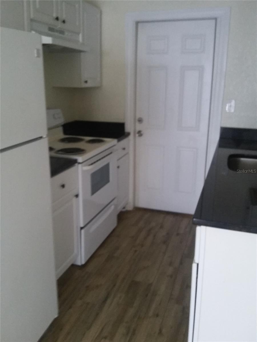 Image 4 of 20 For 1710 Washington Avenue 16