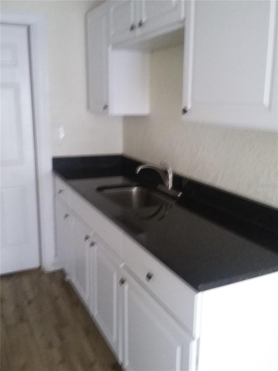 Image 5 of 20 For 1710 Washington Avenue 16