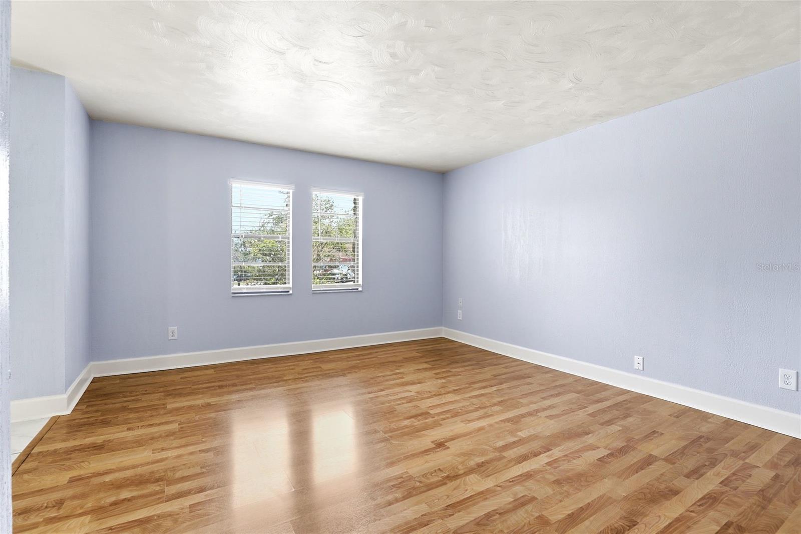 Image 16 of 40 For 303 Evergreen Court