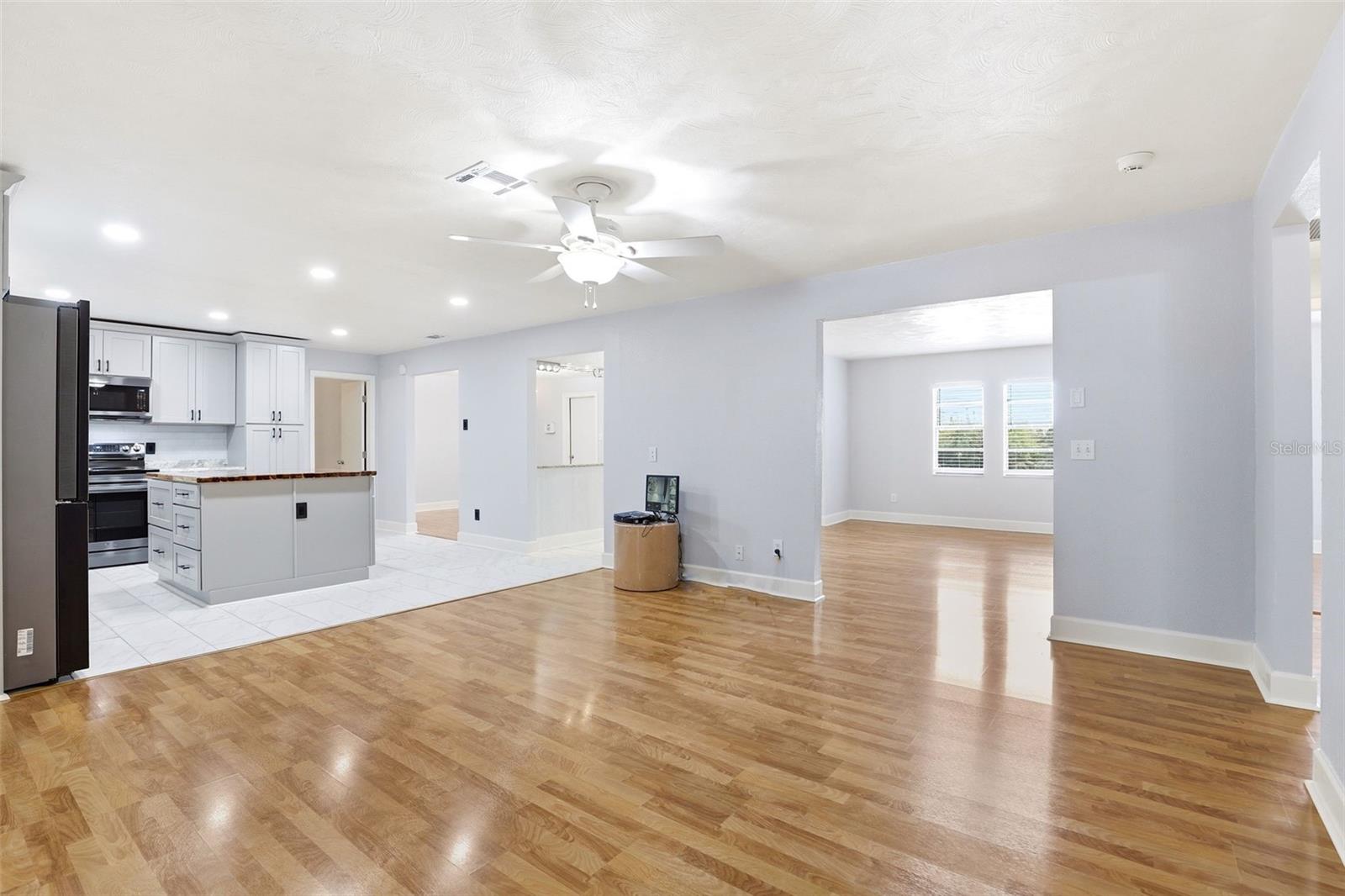 Image 19 of 40 For 303 Evergreen Court