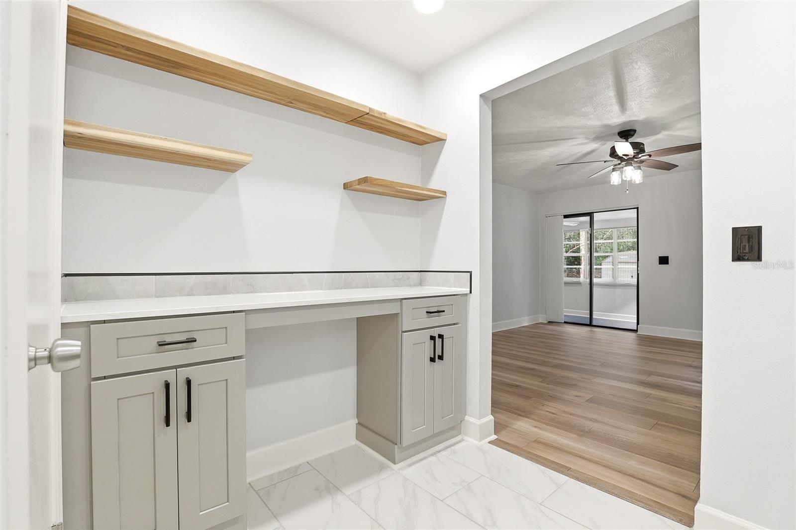 Image 24 of 40 For 303 Evergreen Court