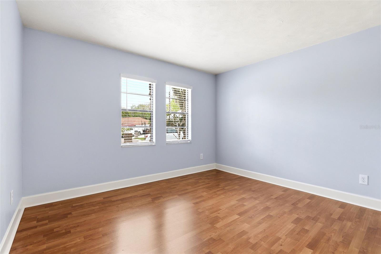 Image 26 of 40 For 303 Evergreen Court