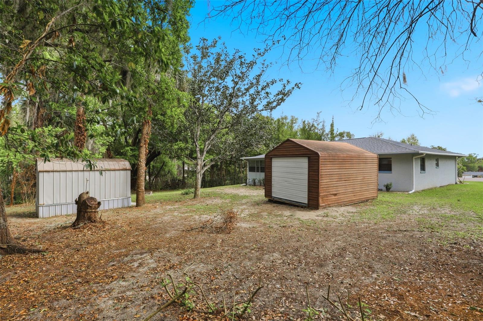 Image 33 of 40 For 303 Evergreen Court