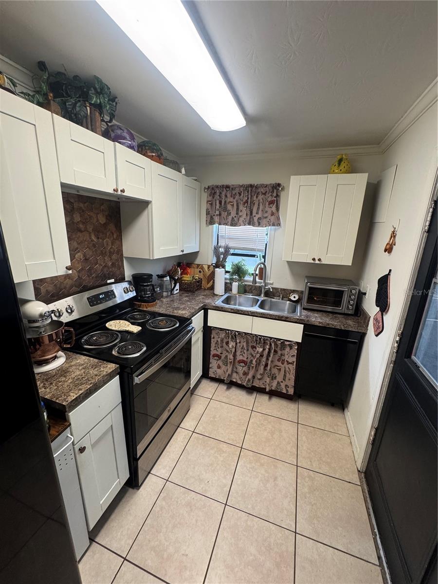 Image 10 of 25 For 831 Naples Drive