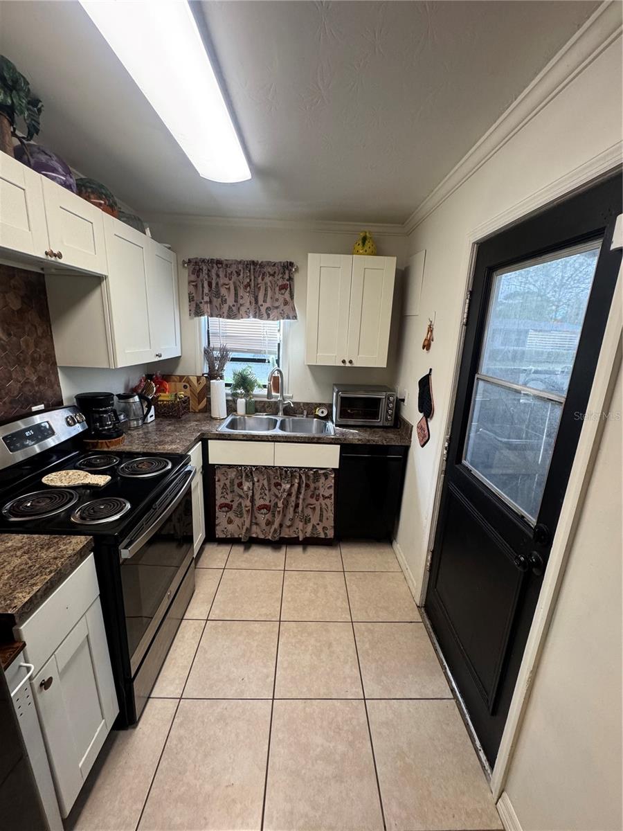 Image 11 of 25 For 831 Naples Drive