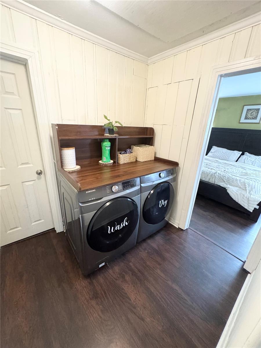 Image 13 of 25 For 831 Naples Drive