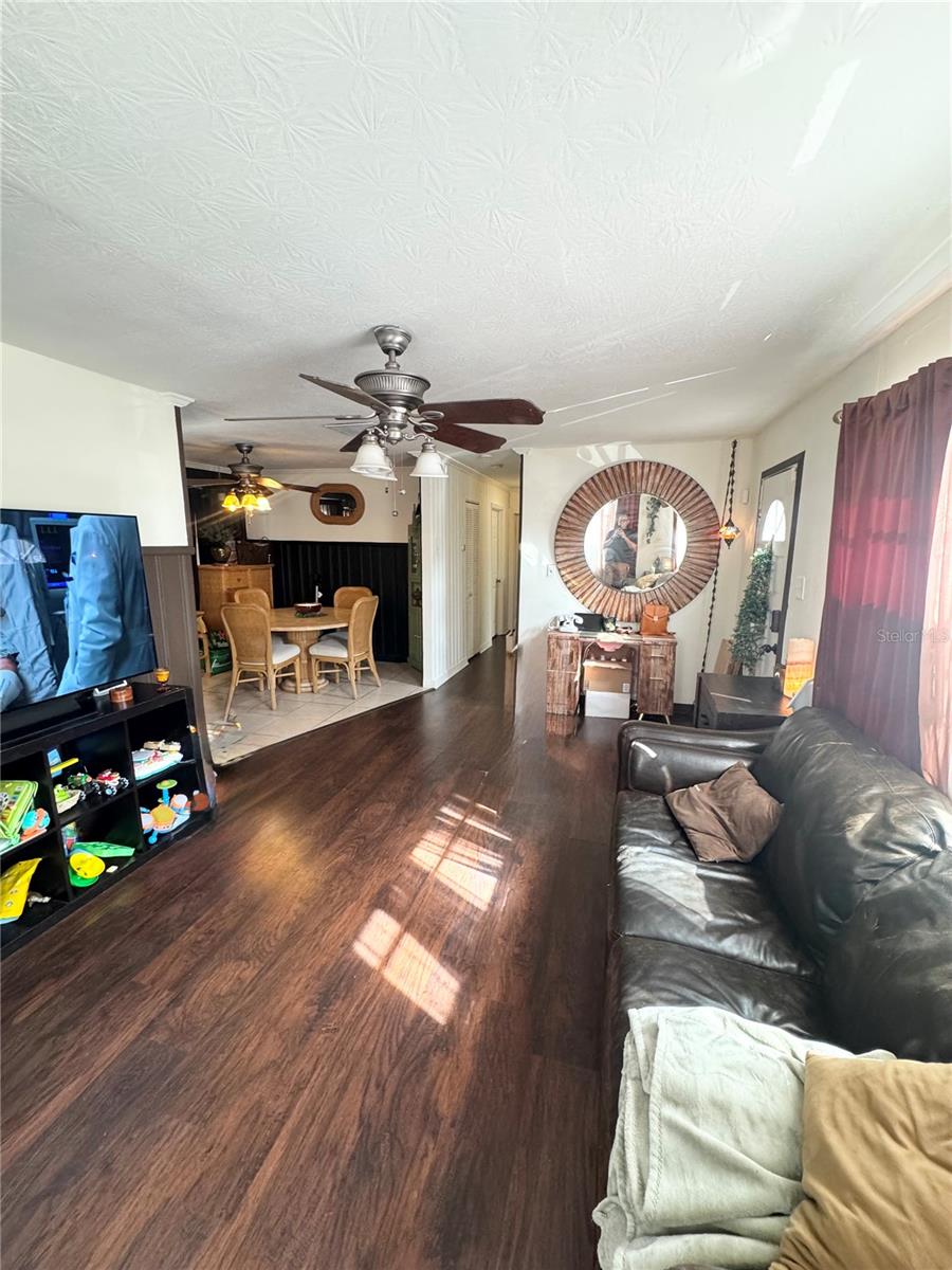 Image 4 of 25 For 831 Naples Drive