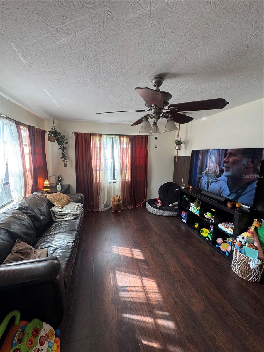 Image 6 of 25 For 831 Naples Drive