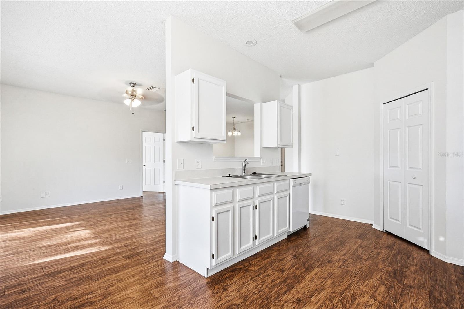 Image 16 of 34 For 503 Greg Street