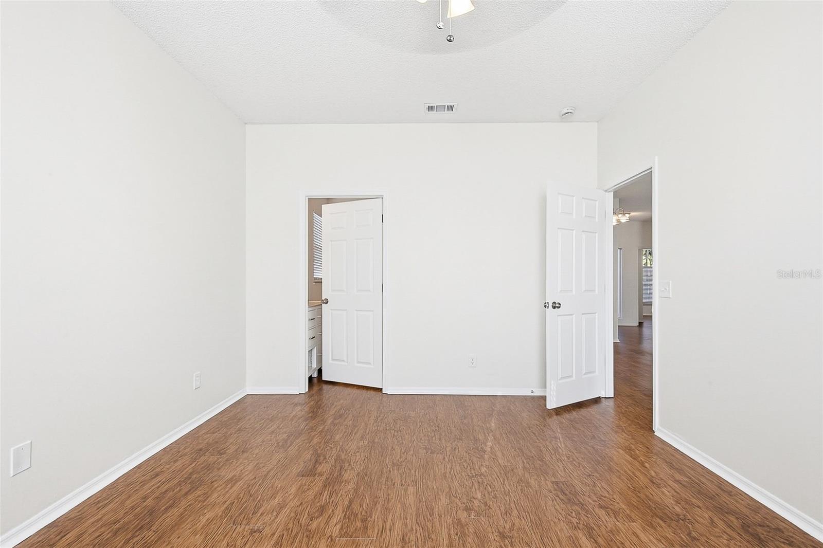 Image 20 of 34 For 503 Greg Street