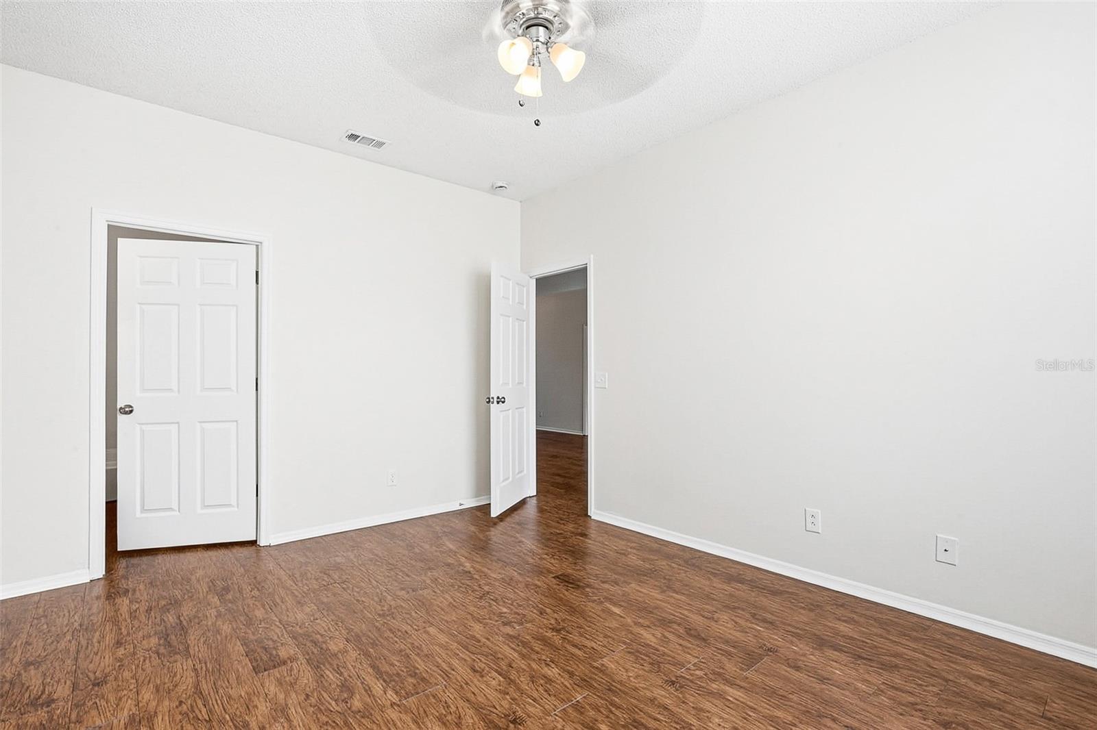 Image 21 of 34 For 503 Greg Street