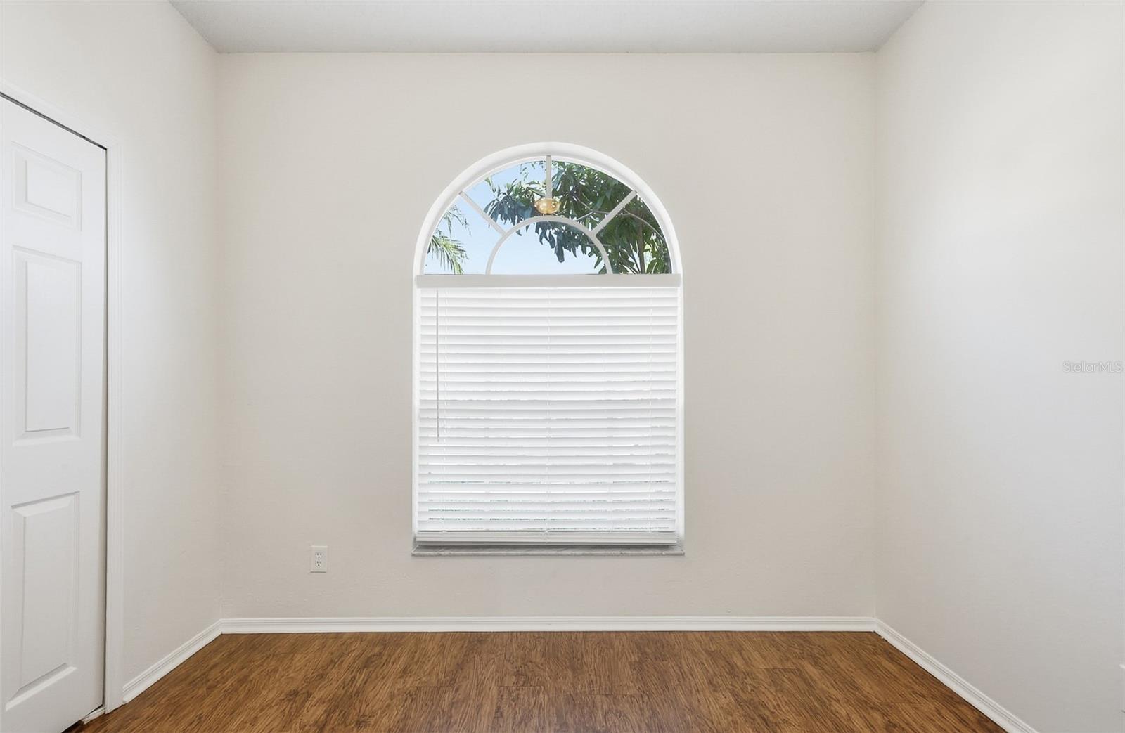 Image 25 of 34 For 503 Greg Street