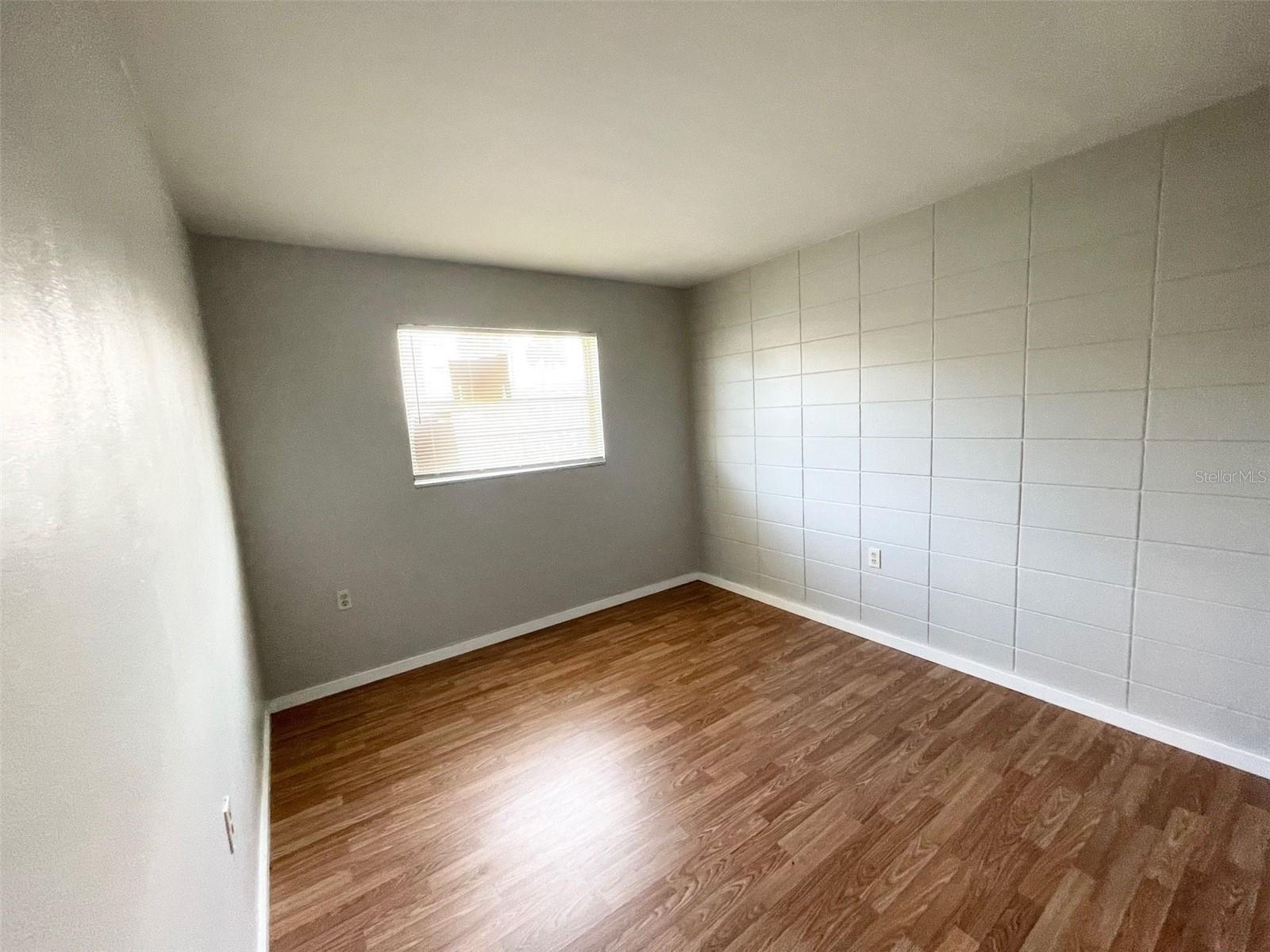 Image 14 of 16 For 1341 West Point Drive 03