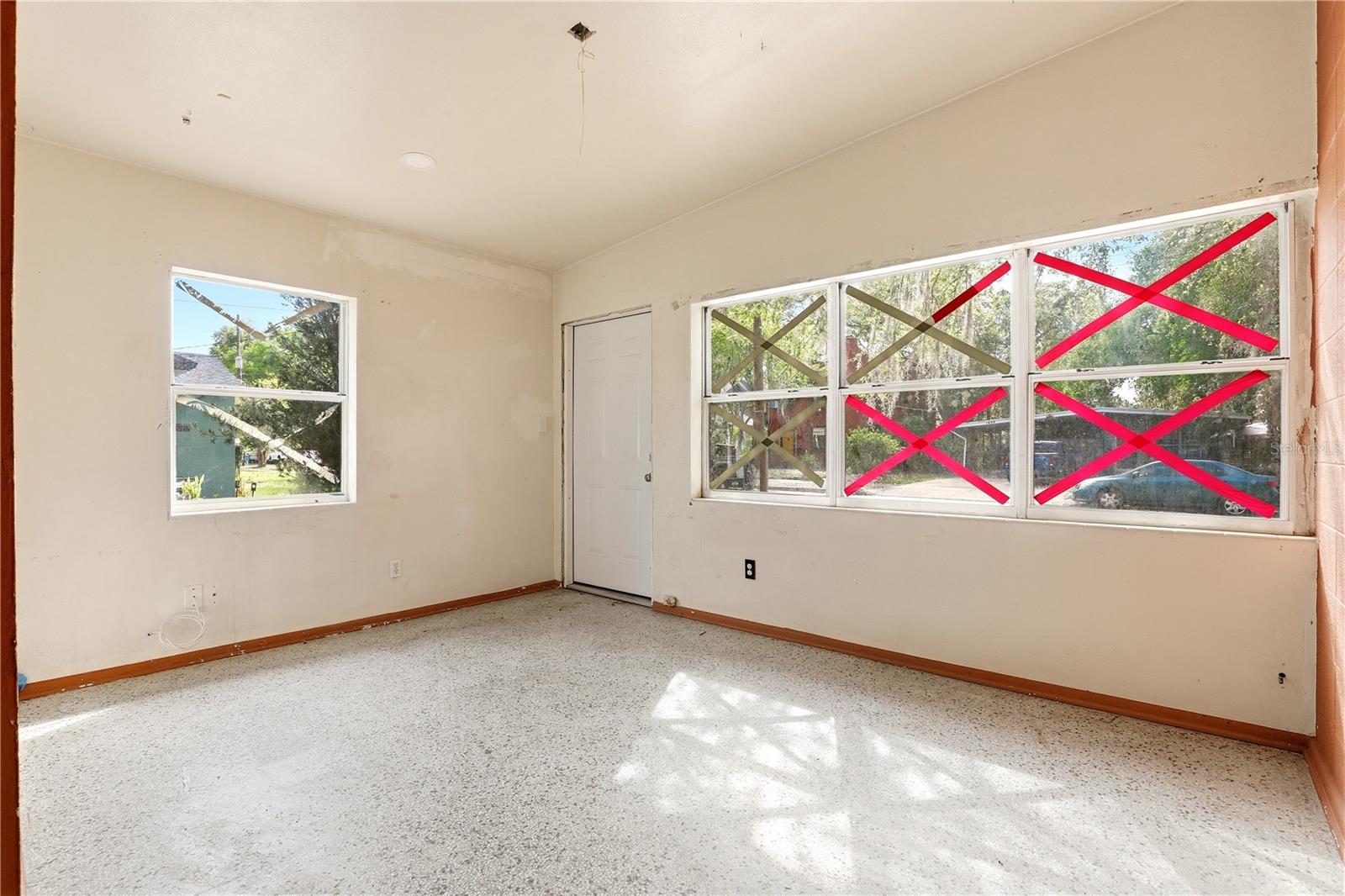 Image 10 of 23 For 1605 Dauphin Ln