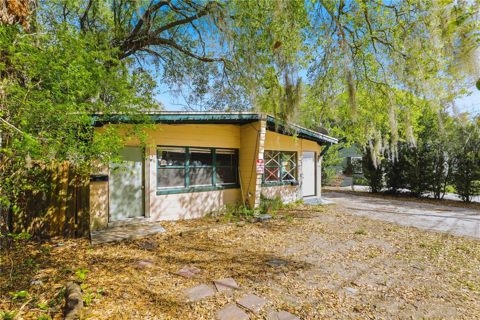 Image 4 of 23 For 1605 Dauphin Ln