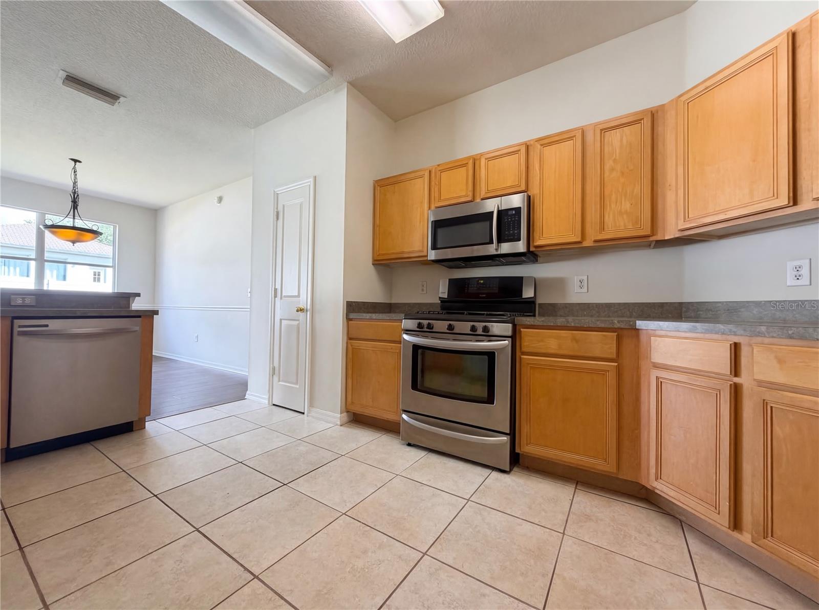 Image 10 of 36 For 2727 Valencia Grove Drive