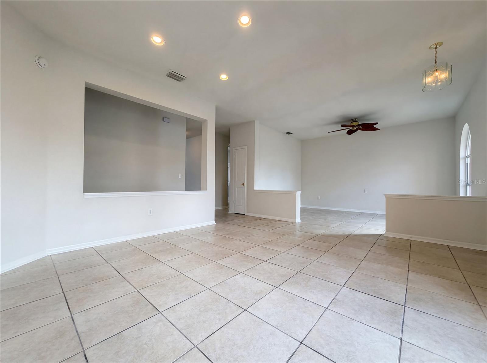 Image 18 of 36 For 2727 Valencia Grove Drive