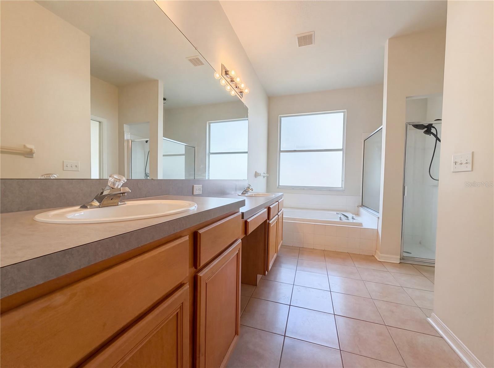 Image 31 of 36 For 2727 Valencia Grove Drive