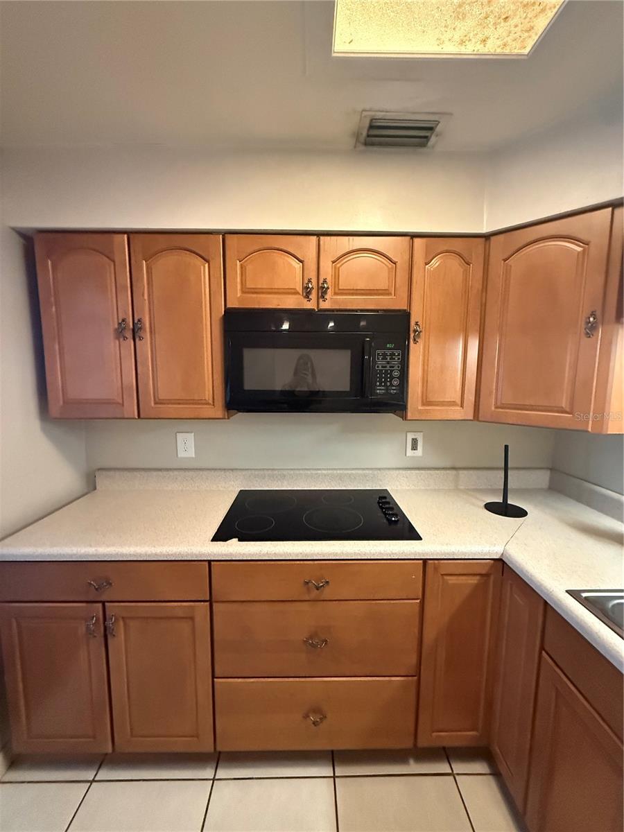 Image 9 of 20 For 1410 Fern Creek Avenue