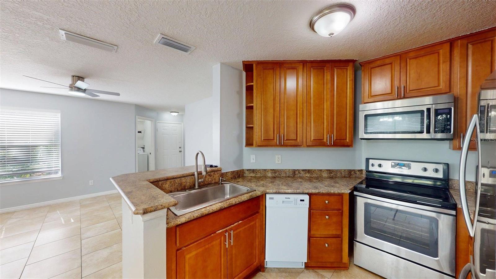 Image 9 of 28 For 714 Sugar Bay Way 106