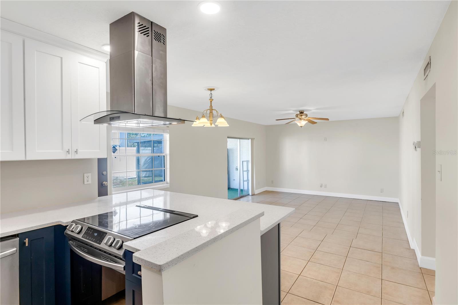 Image 2 of 19 For 1000 Semoran Boulevard 805