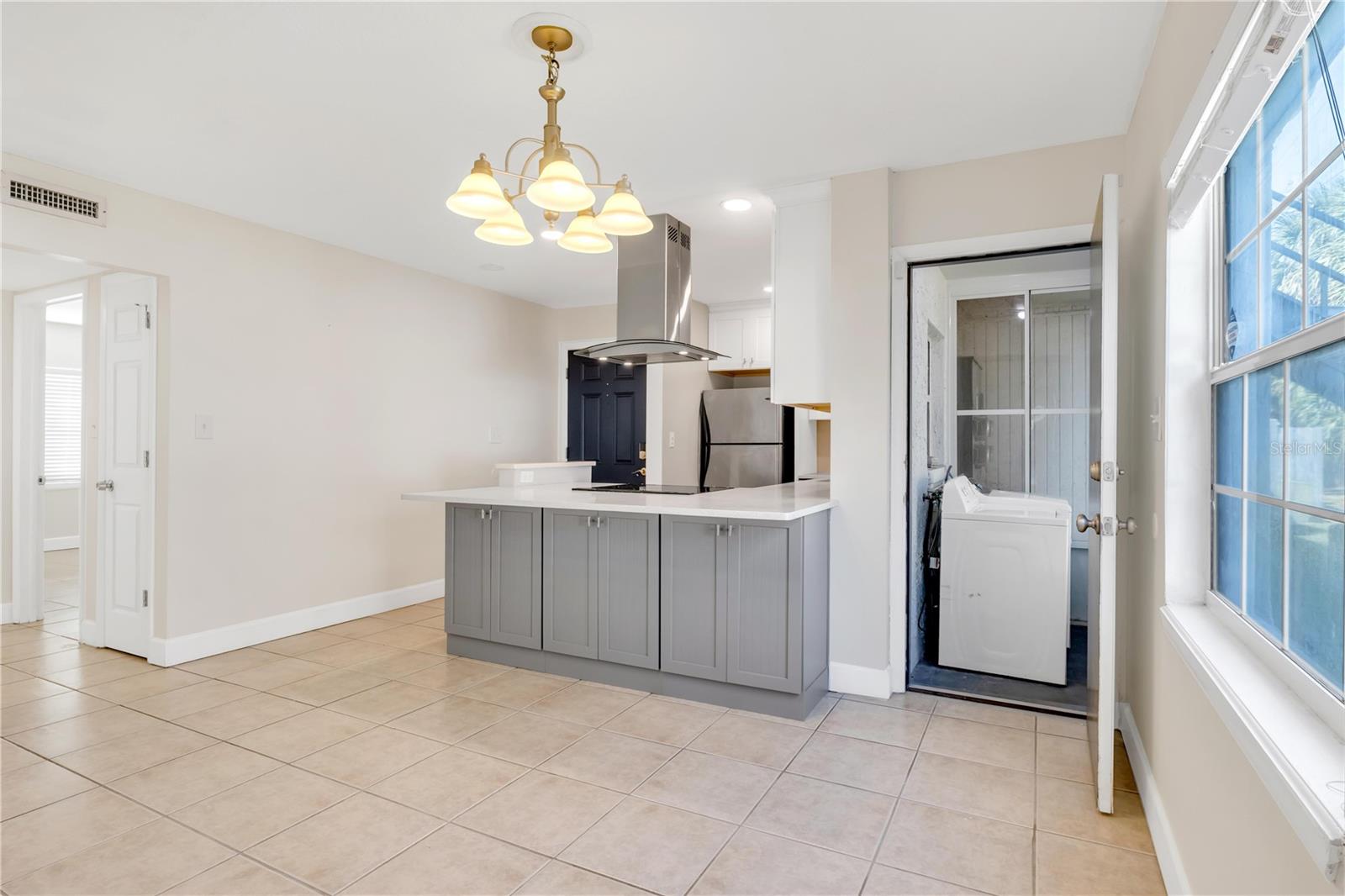 Image 6 of 19 For 1000 Semoran Boulevard 805