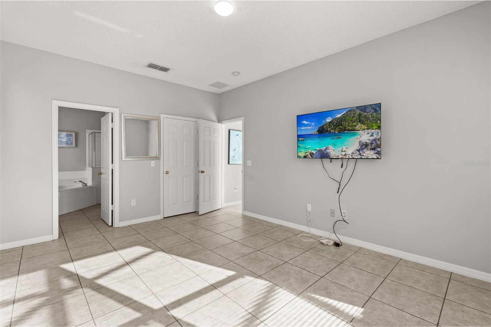 Image 23 of 37 For 158 Barefoot Beach Way