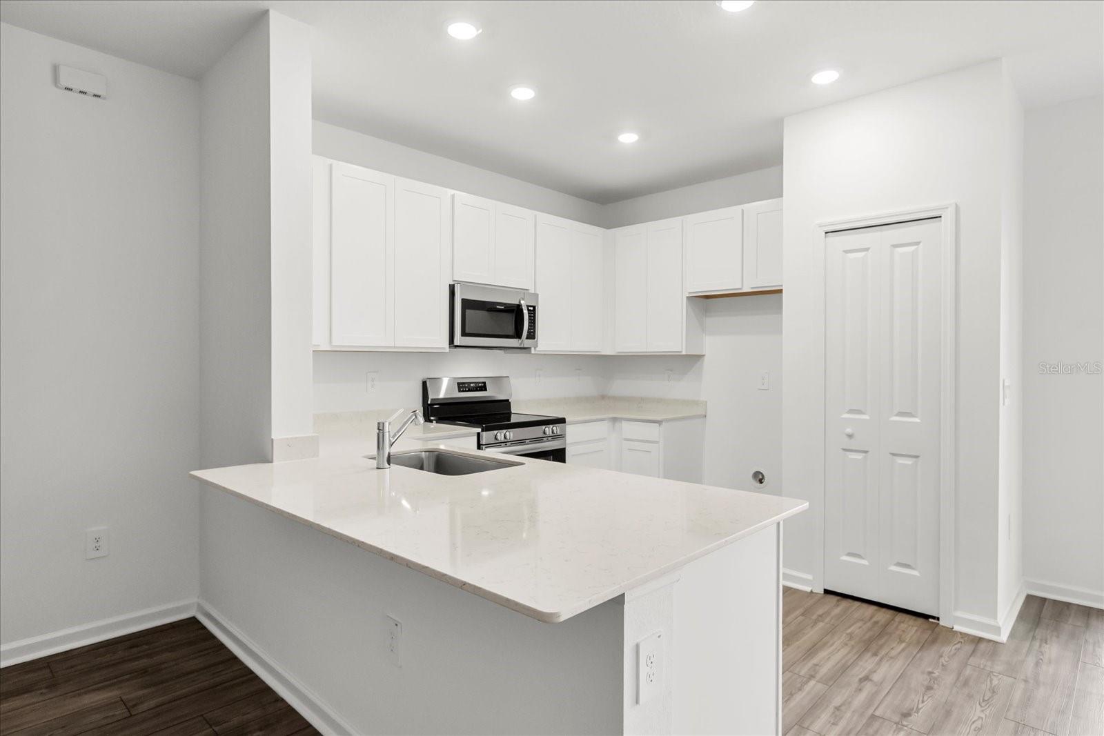 Image 12 of 36 For 4915 81st Loop