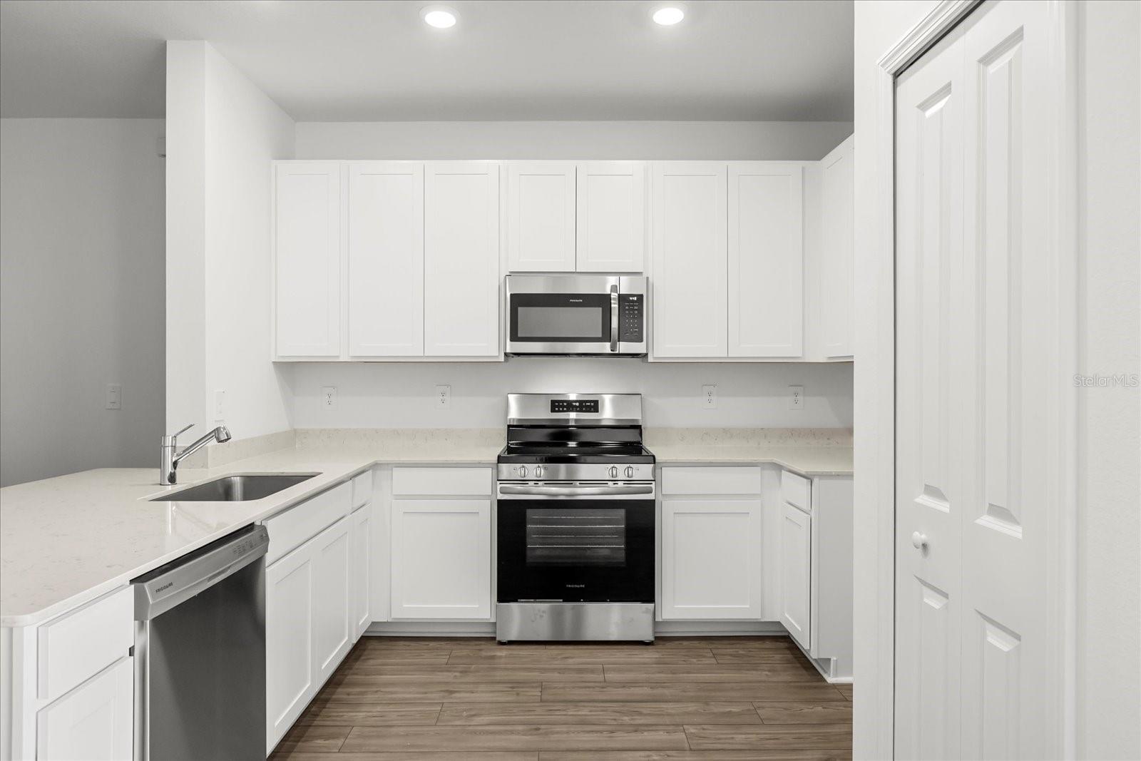 Image 13 of 36 For 4915 81st Loop