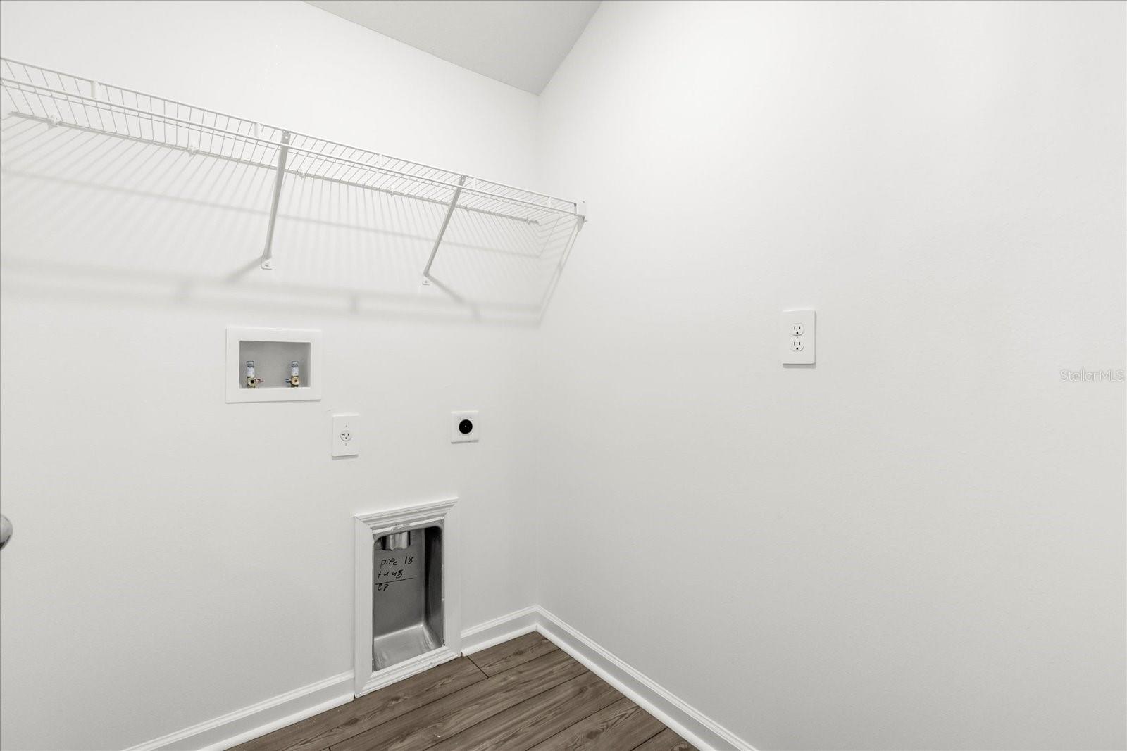 Image 27 of 36 For 4915 81st Loop