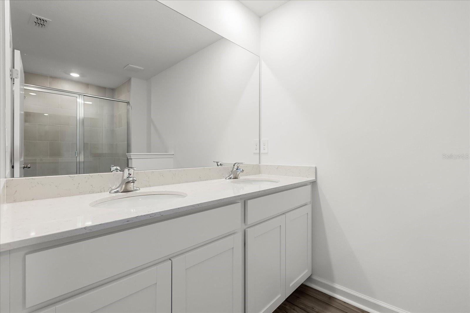 Image 28 of 36 For 4915 81st Loop