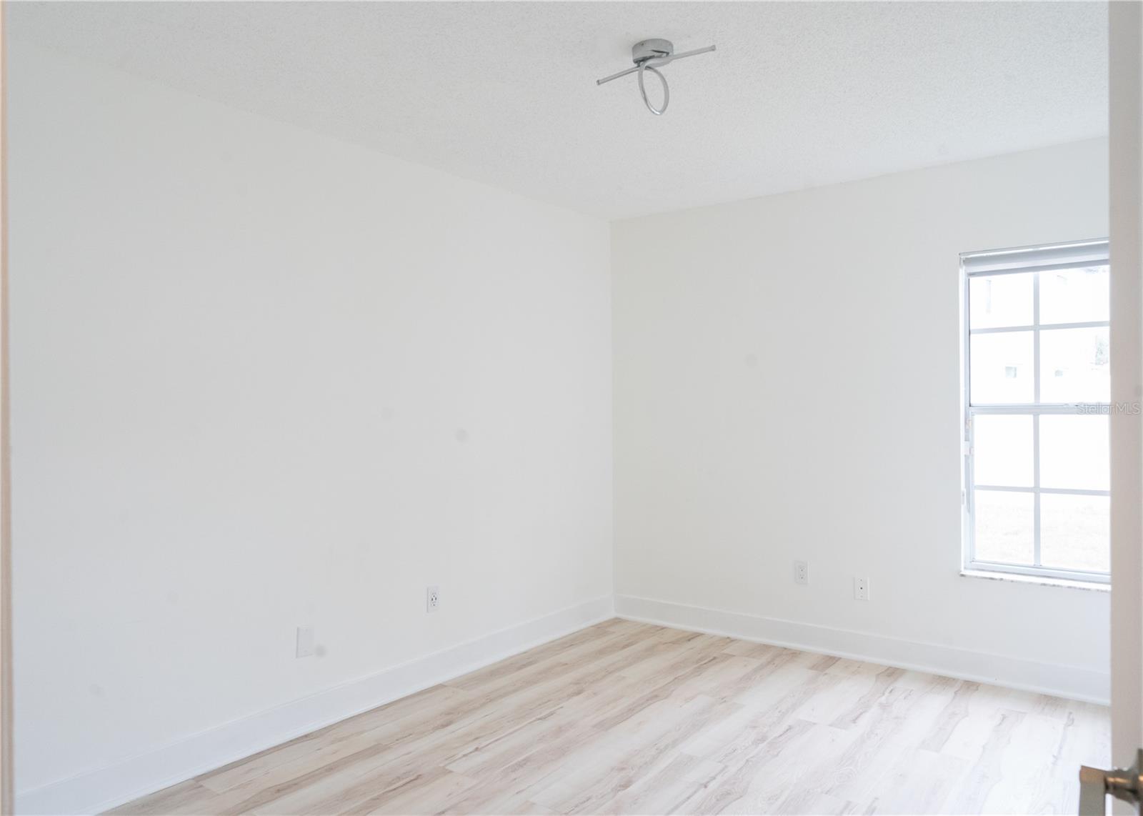 Image 15 of 38 For 2319 Island Club Way