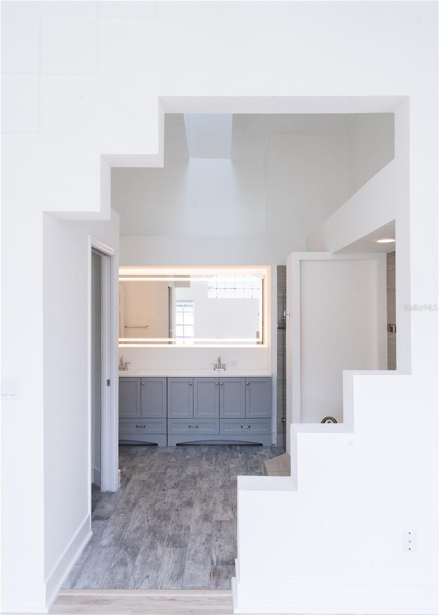 Image 25 of 38 For 2319 Island Club Way