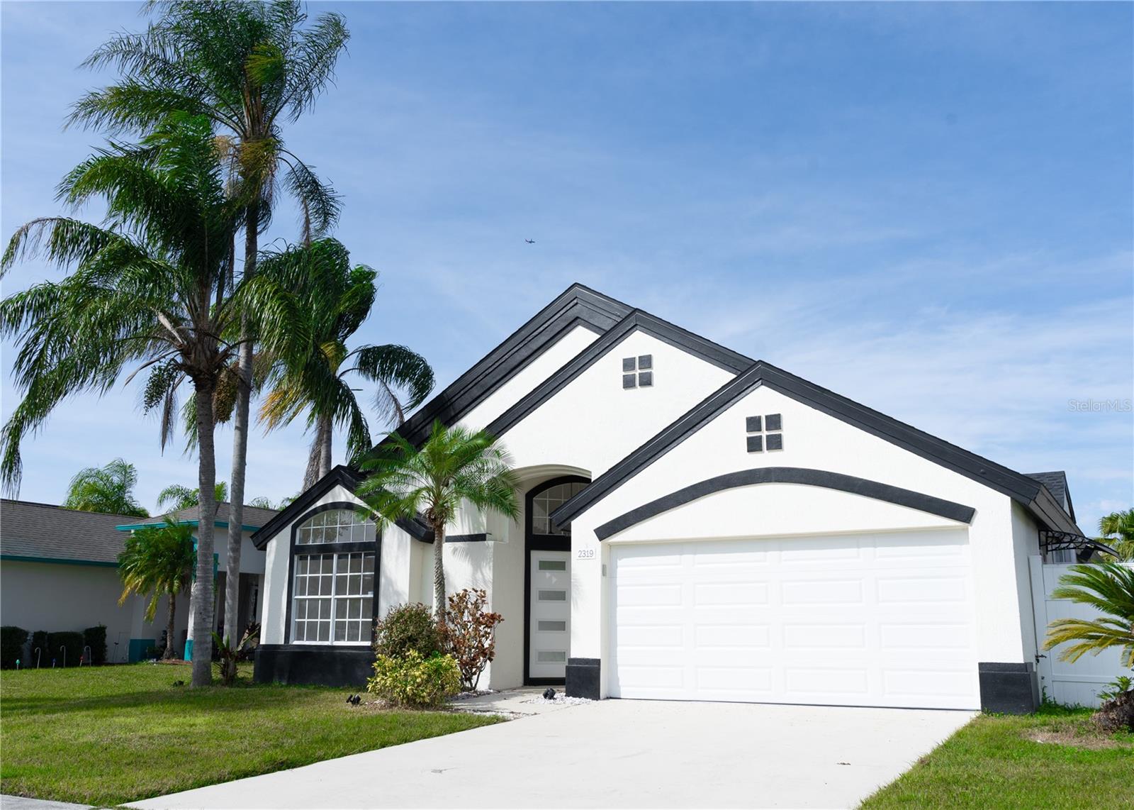 Image 3 of 38 For 2319 Island Club Way