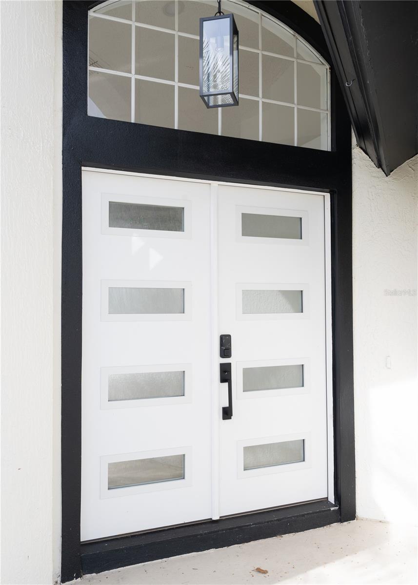 Image 4 of 38 For 2319 Island Club Way