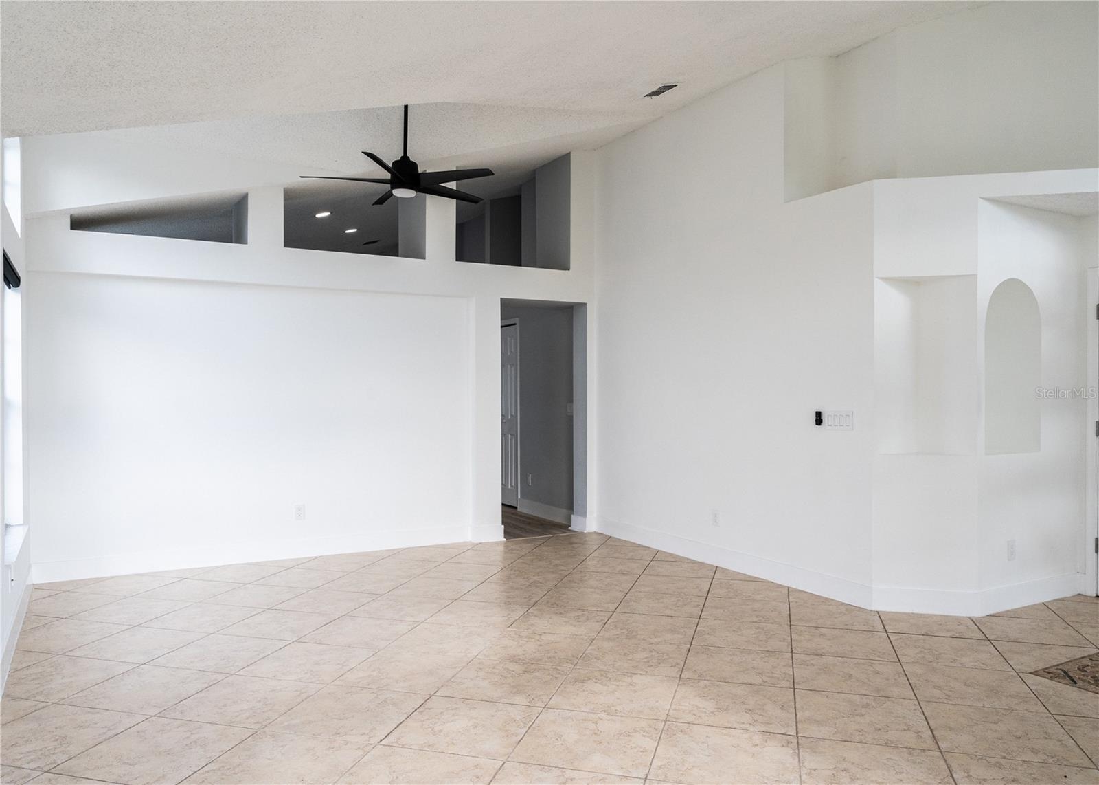 Image 7 of 38 For 2319 Island Club Way