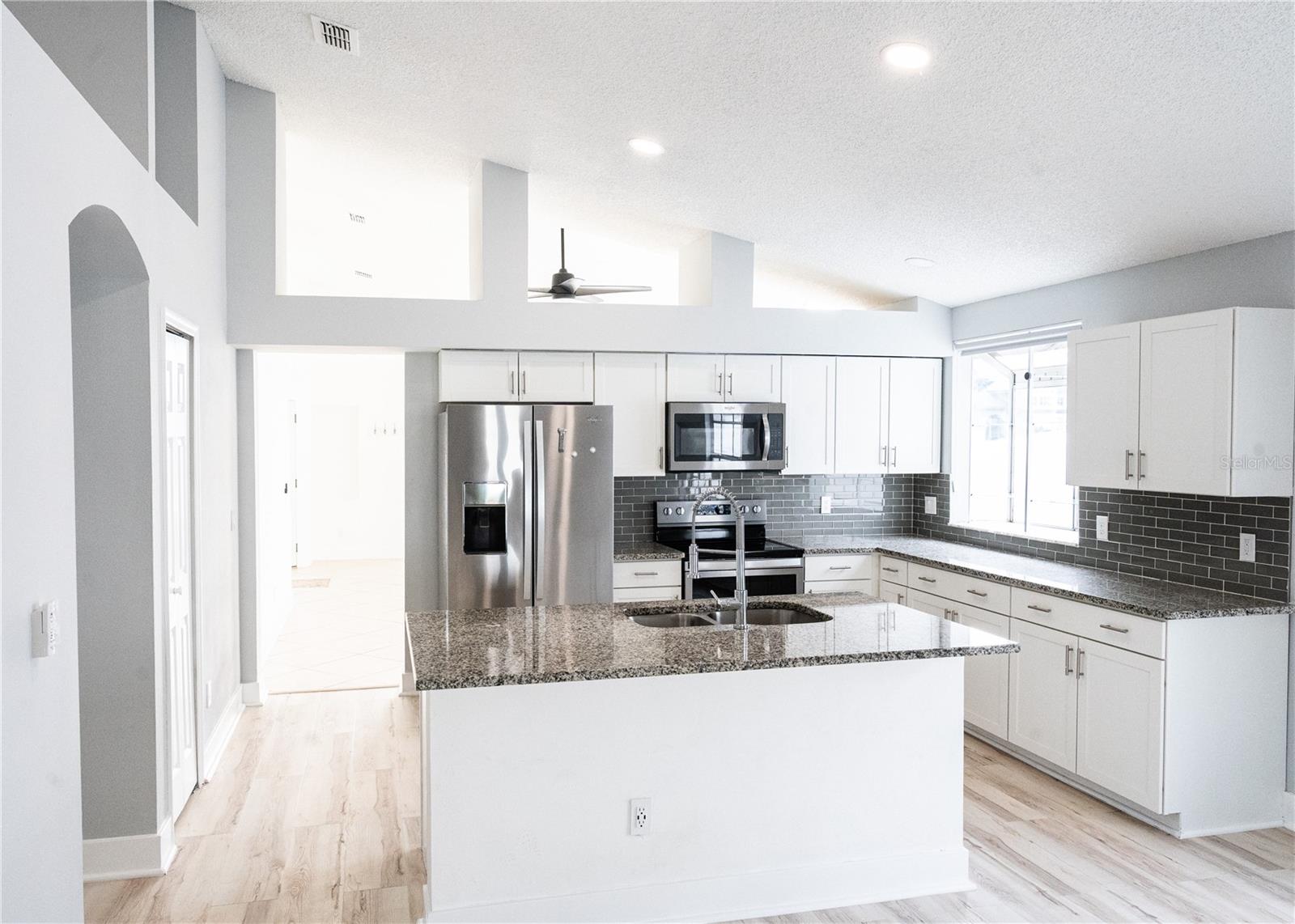 Image 8 of 38 For 2319 Island Club Way