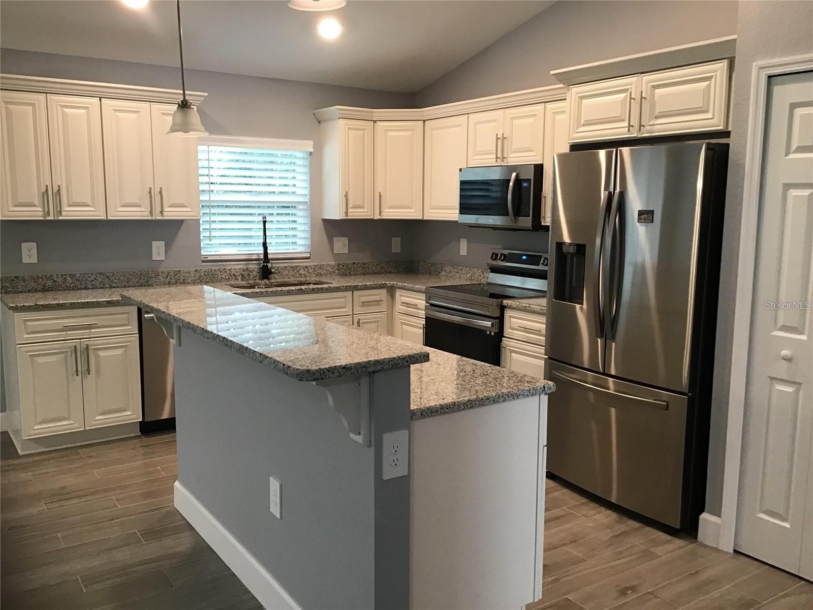 Image 5 of 18 For 276 Oak Lane Track