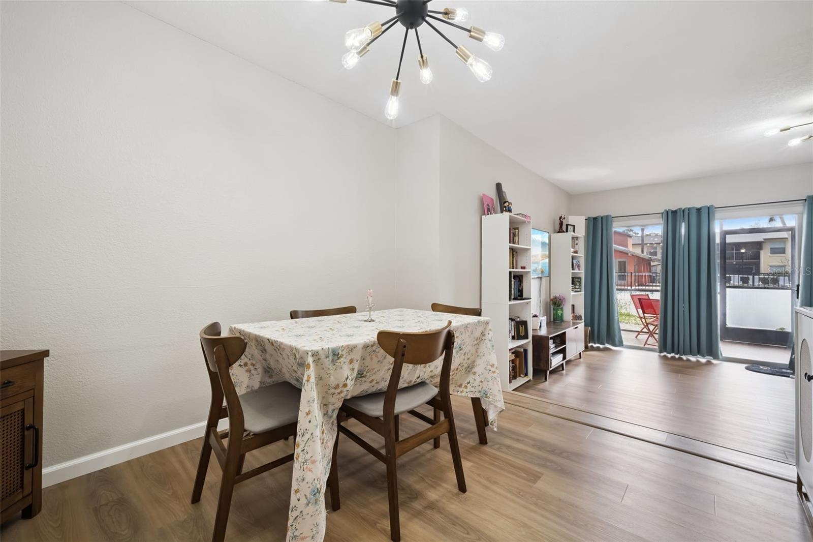 Image 14 of 28 For 754 Michigan Street 185