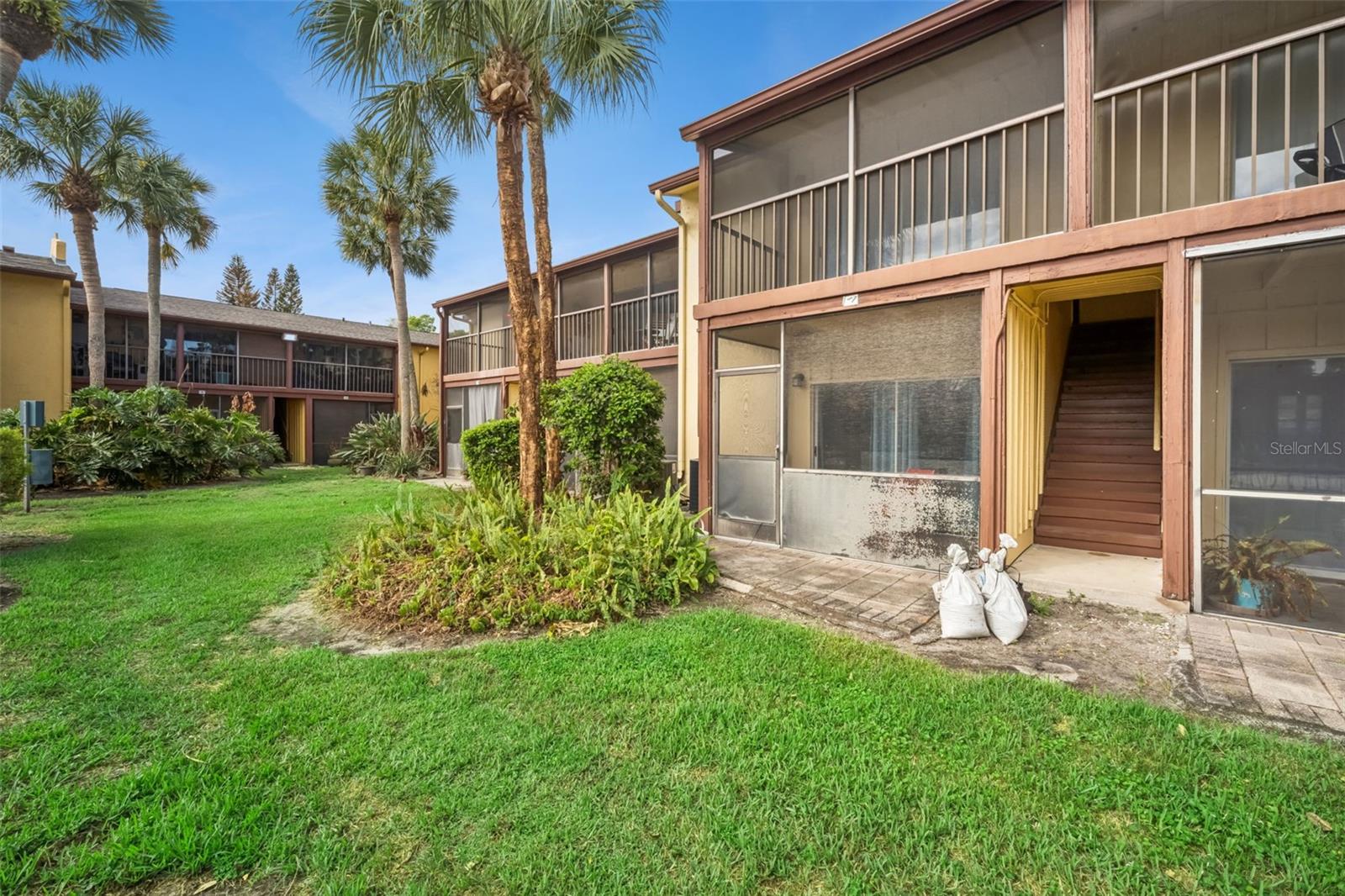 Image 19 of 28 For 754 Michigan Street 185