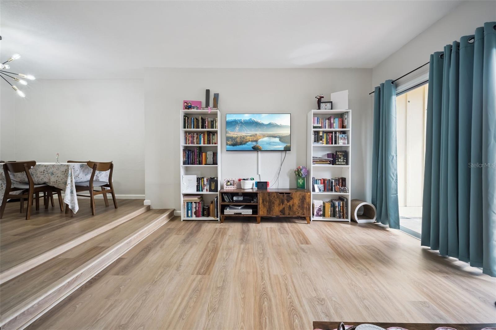 Image 3 of 28 For 754 Michigan Street 185