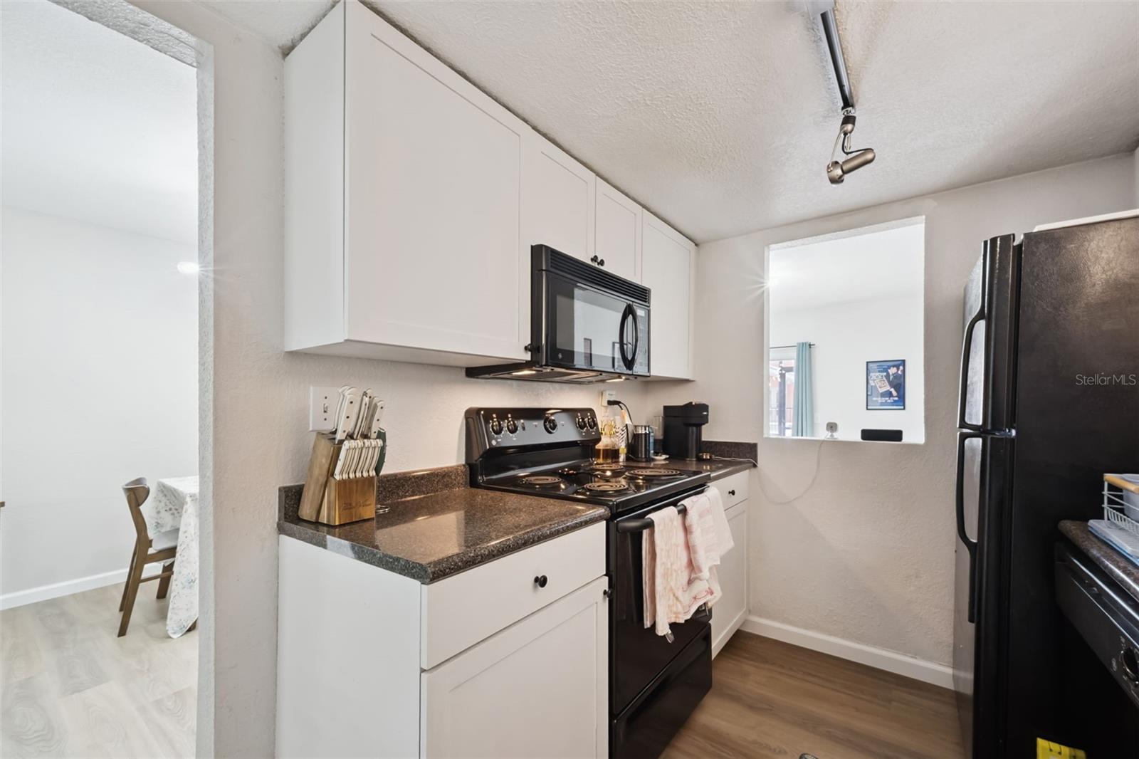 Image 9 of 28 For 754 Michigan Street 185