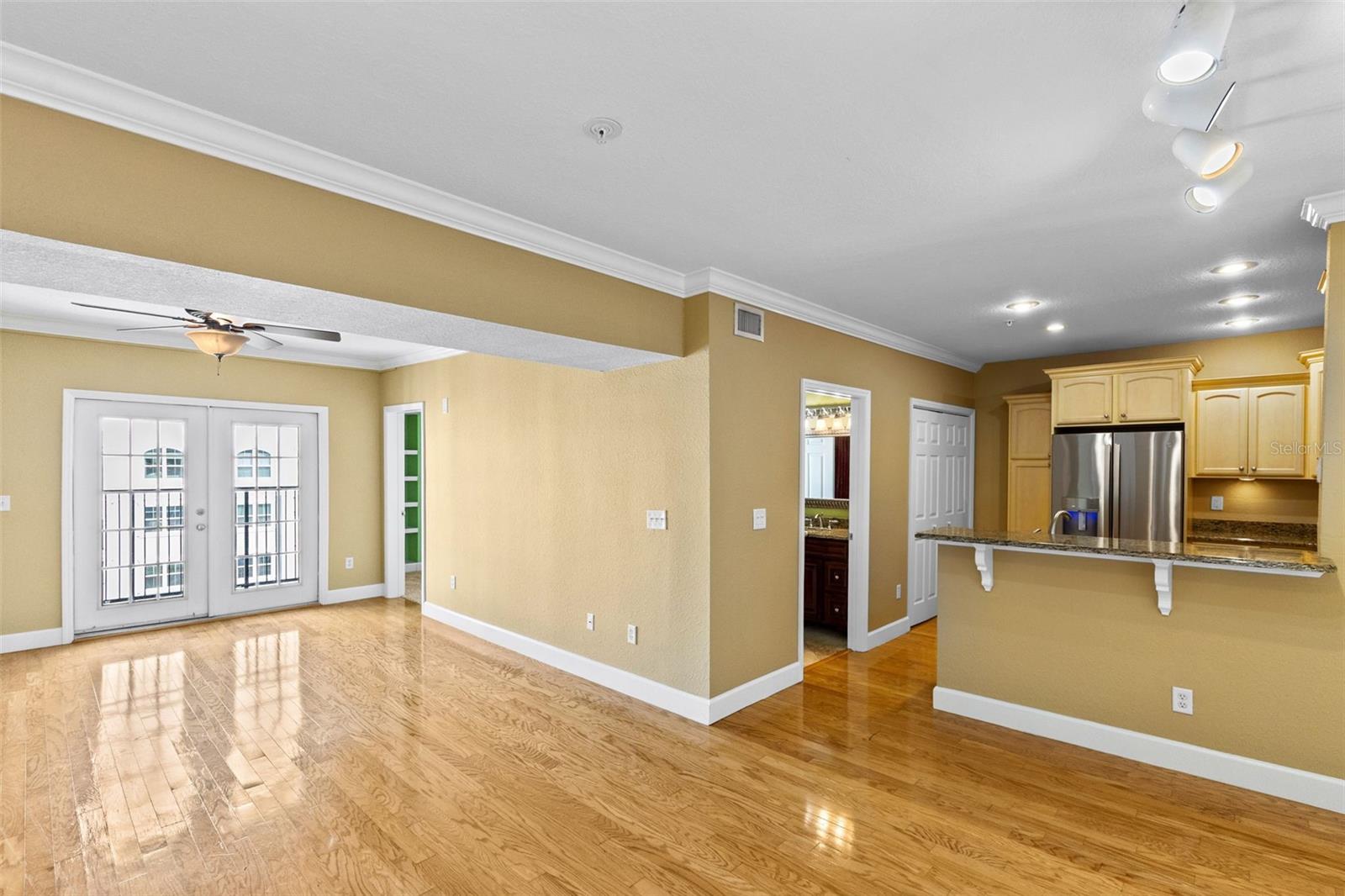 Image 4 of 26 For 204 South Street 6057