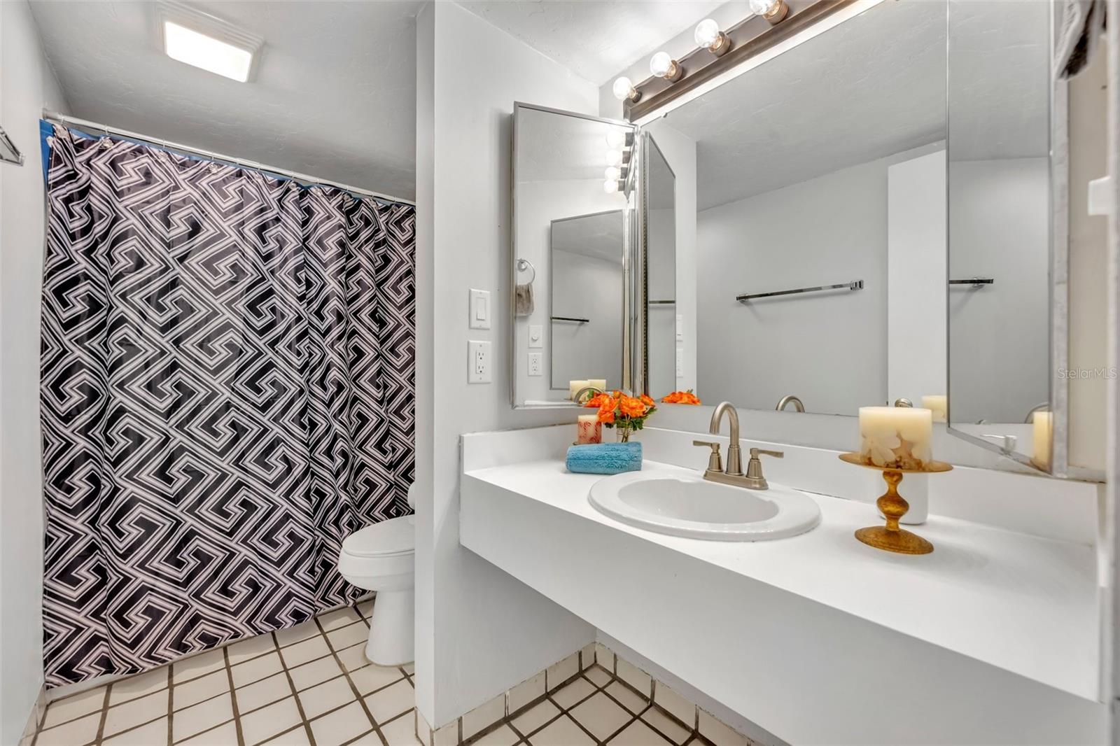 Image 23 of 35 For 5036 Sherwood Lane 3945-6