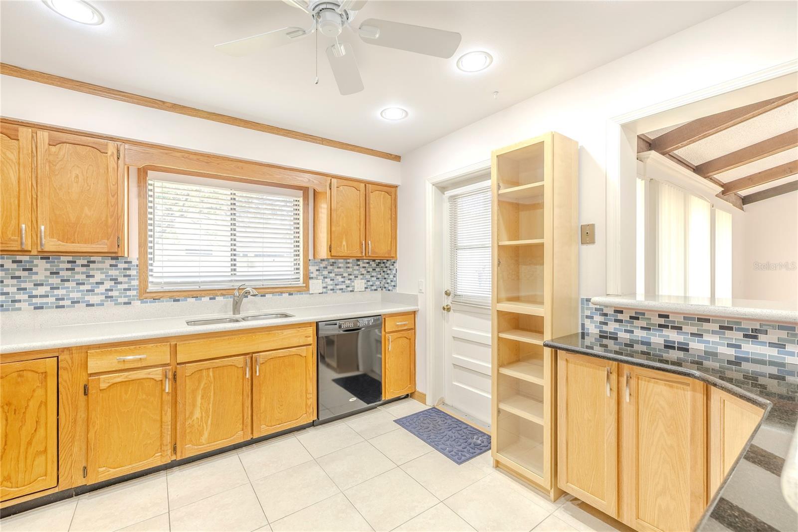 Image 11 of 30 For 2211 Mcmahon Court 1045