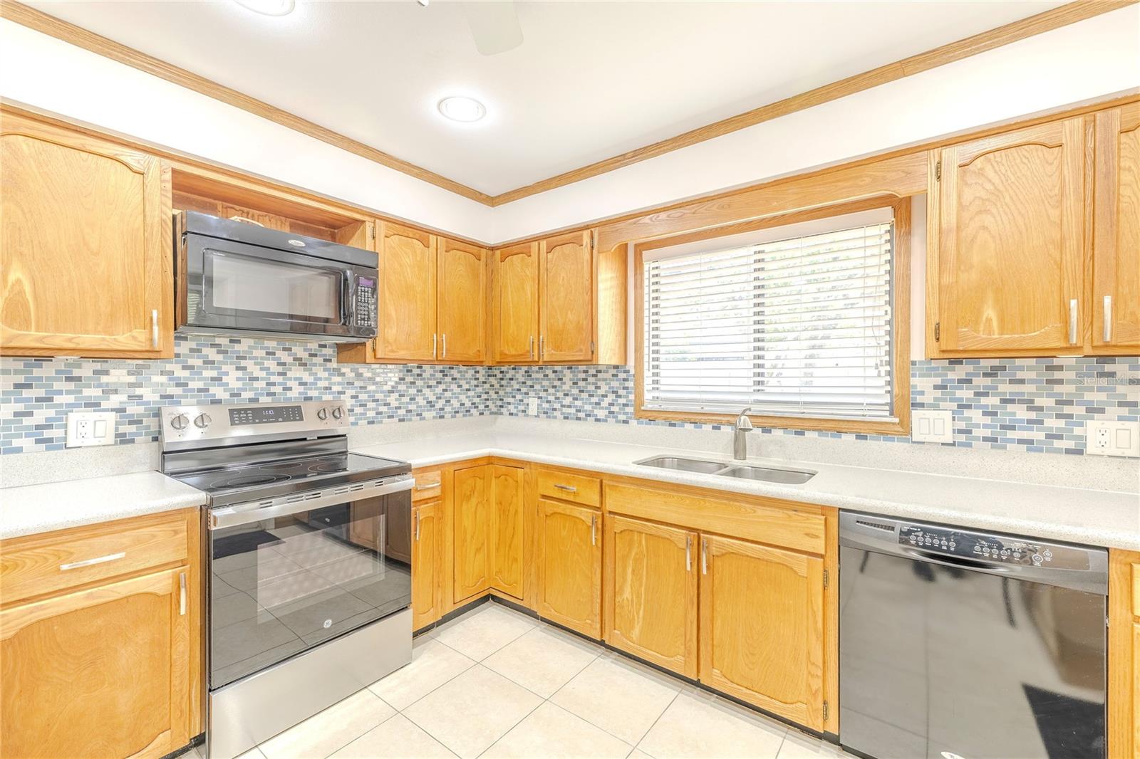 Image 12 of 30 For 2211 Mcmahon Court 1045